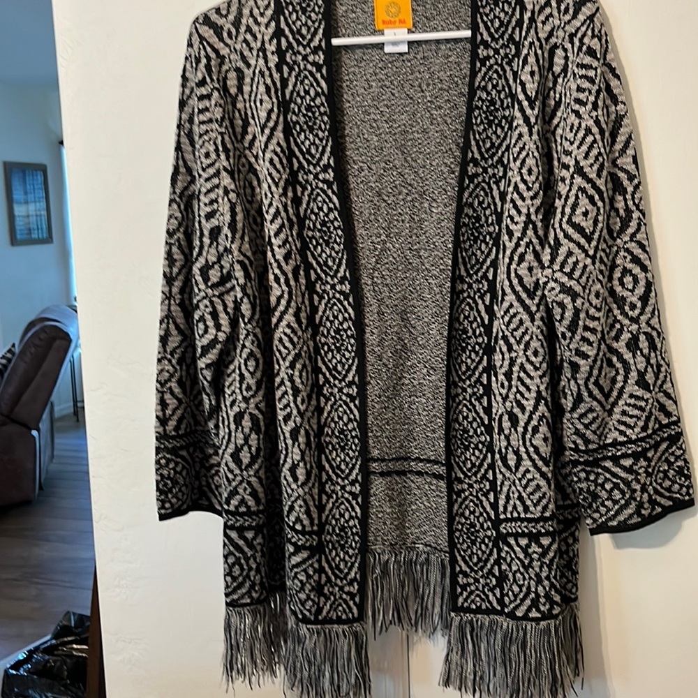 Light weight sweater